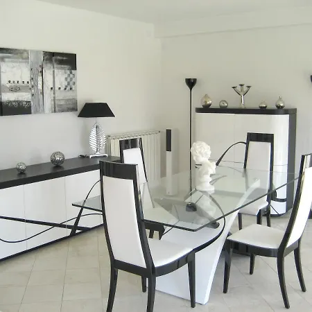 Villa Rue Albert Camus